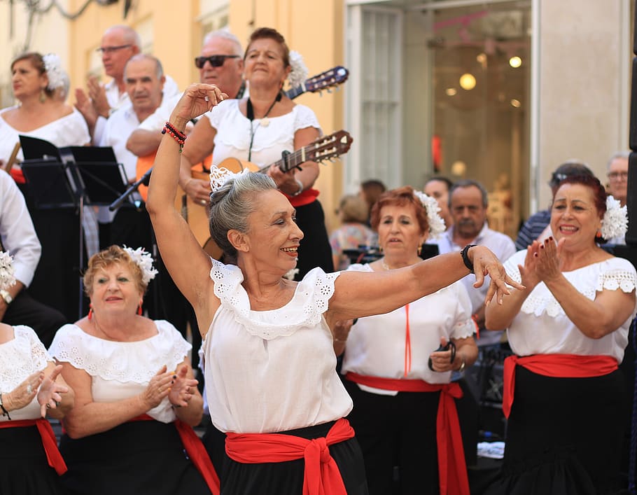 dançarina, flamenco, mulher velha, espanha, andaluzia, tradição, facilidade, orgulho, alegria da vida, grupo de pessoas