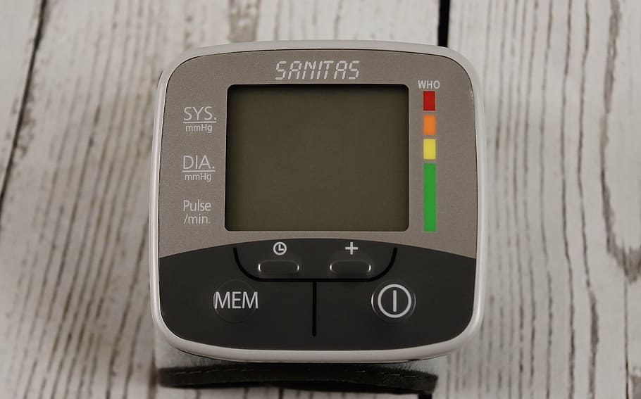 monitor de presión arterial, medir, bendecir, medir la presión arterial, presión arterial alta, presión arterial, brazalete, tecnología, primer plano, industria electrónica