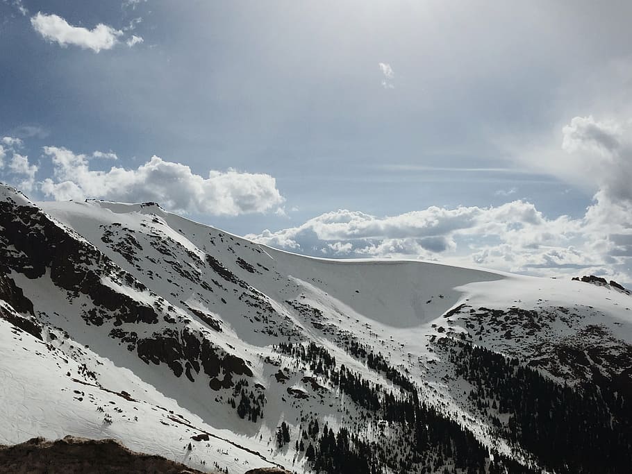 雪に覆われた山, 雪, 山, トップ, 日当たりの良い, 日, 谷, 風景, 雲, 青