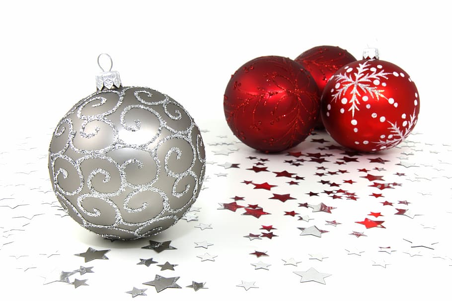 abu-abu, perhiasan natal, di samping, tiga, merah, pernak-pernik natal, natal merah, pernak-pernik, bola, perayaan