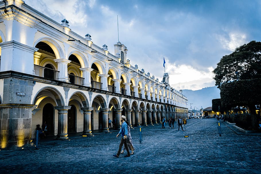 antigua guatemala, kota kolonial, Guatemala, Arsitektur, perjalanan, pariwisata, istana kapten, tujuan, liburan, struktur yang dibangun