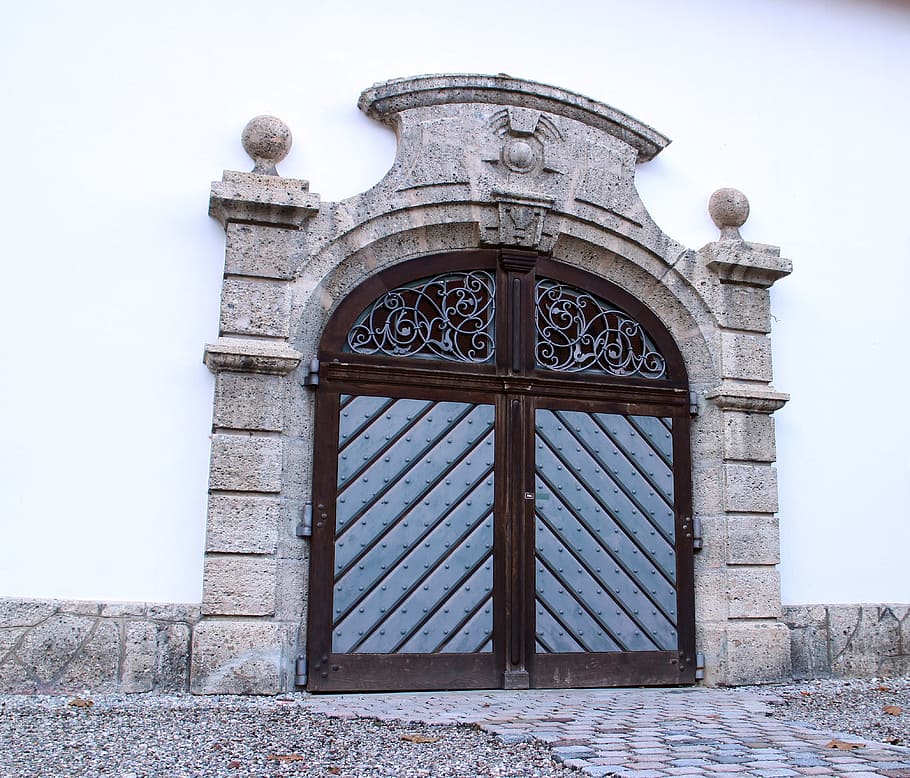entrada, puerta con bisagras, puerta doble, arco redondo, puerta, madera, puertas de madera, entrada de la casa, meta, guarnición de metal