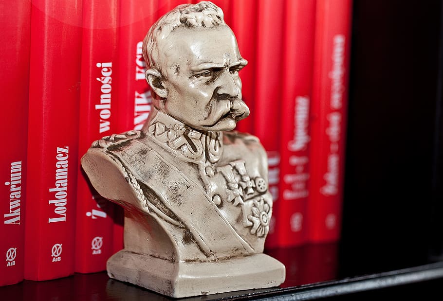 Bust, Jozef Pilsudski, Commander, chief, leader, second republic, independence, partitions, release, the statue