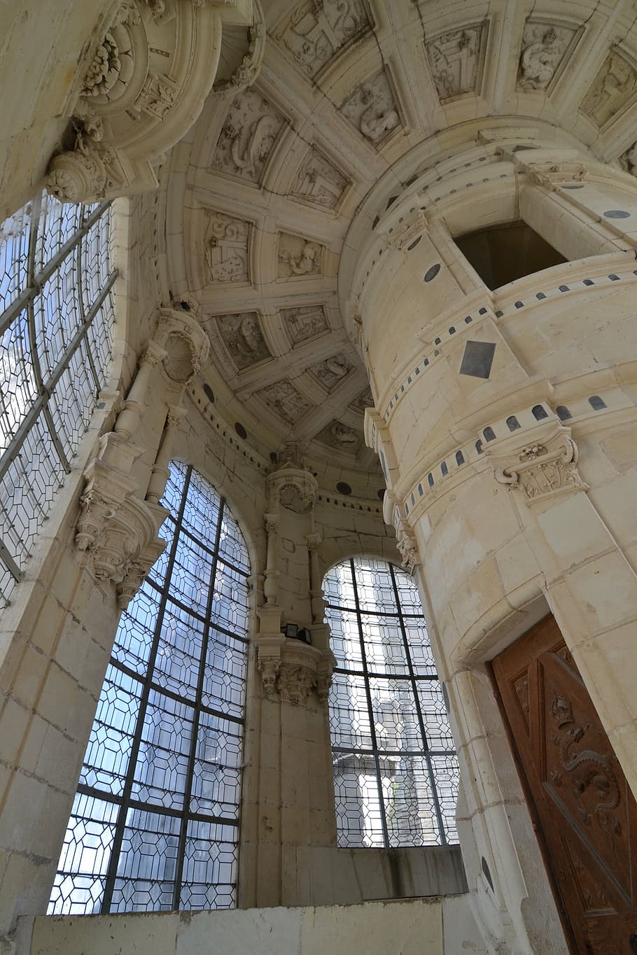 the castle lantern, lantern, spiral staircase, royal staircase, château de chambord, france, low angle view, architecture, built structure, ceiling