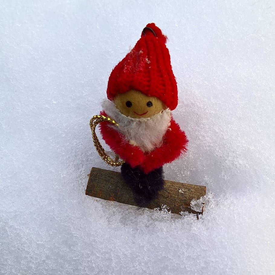 winter, santa claus, imp, in the snow, cute, red strickmütze, adventlich, funny, decoration, snow