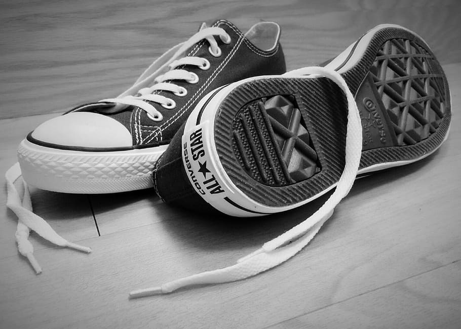 fotografía en escala de grises, converse, zapatillas bajas, zapatos, zapatillas, hipster, chucks, estilo, casual, moda