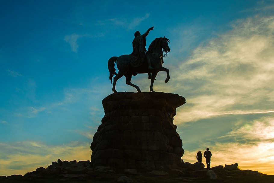 the statue of, the king, silhouette, windsor, statue, cloud - sky, sky, horse, history, animal representation