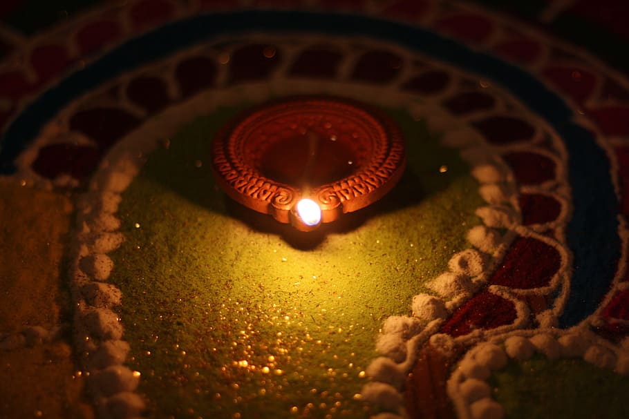 merah, menyala, lilin, redup, kamar, festival diwali, lampu diwali, salam diwali, diya, happy diwali