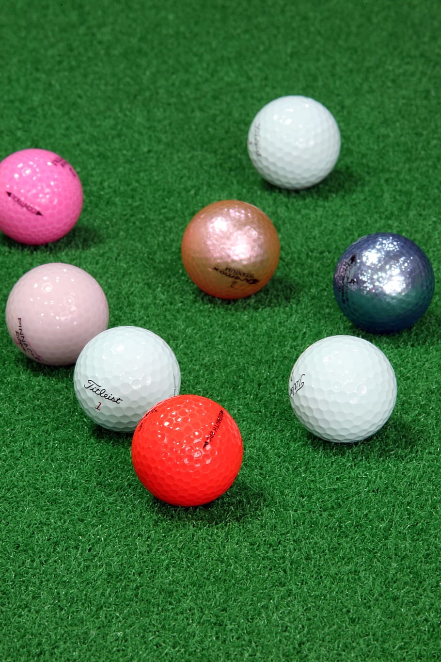 golf, golf balls, sport, ball, grass golf balls, green color, golf ball, leisure activity, grass, activity