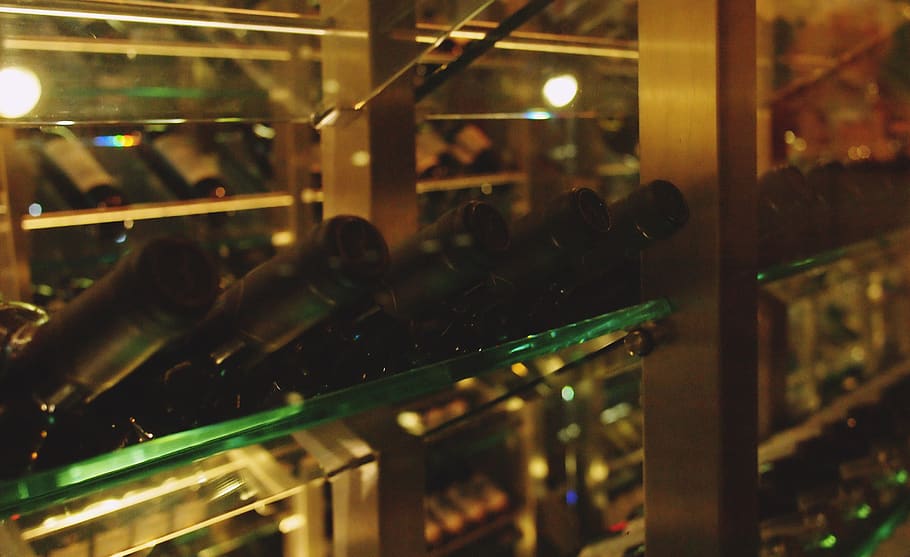 anggur, gudang, botol, alkohol, diterangi, malam, dalam ruangan, makanan dan minuman, bahan kaca, fokus selektif