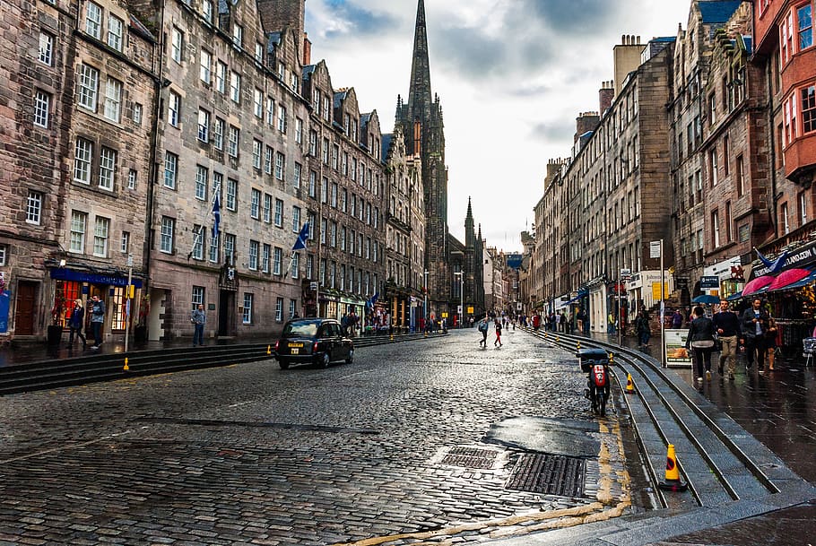Edimburgo, calle, lluvia, taxi, arquitectura, ciudad, exterior del edificio, estructura construida, transporte, modo de transporte