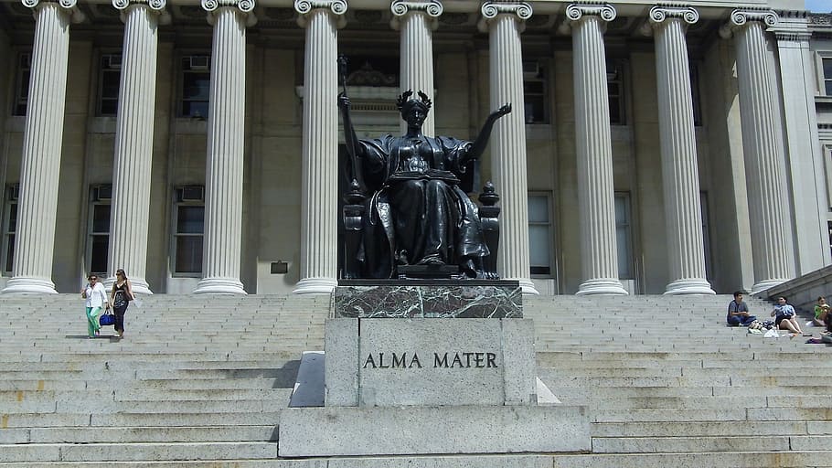 dois, pessoa, andando, escada, alma, estátua de mater, durante o dia, Universidade de Columbia, Estátua, Nova Iorque