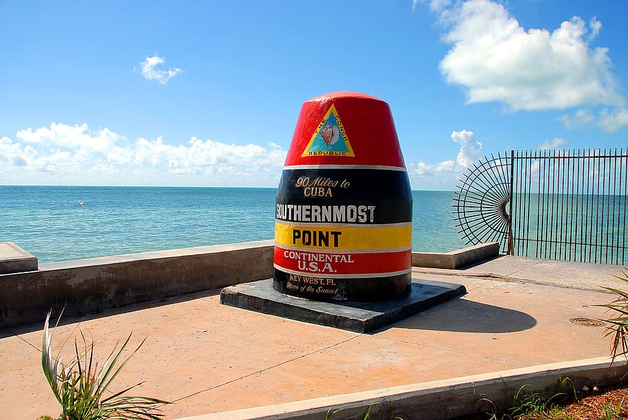 Redondo, rojo, negro, más meridional, estatua de punto, punto más meridional, Key West, Florida, sur, punto de referencia