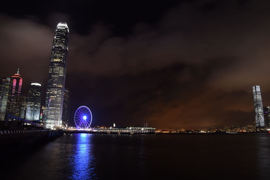 Puerto de Hong Kong, vista nocturna, arquitectura, metropolitano, horizonte, noche, rascacielos, paisaje urbano, lugar famoso, horizonte urbano