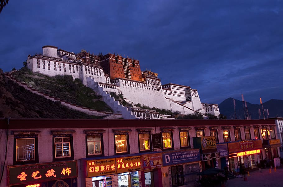 tibetano, palácio de potala, lhasa, china, noite, palácio, viagem, budismo, buda, arquitetura