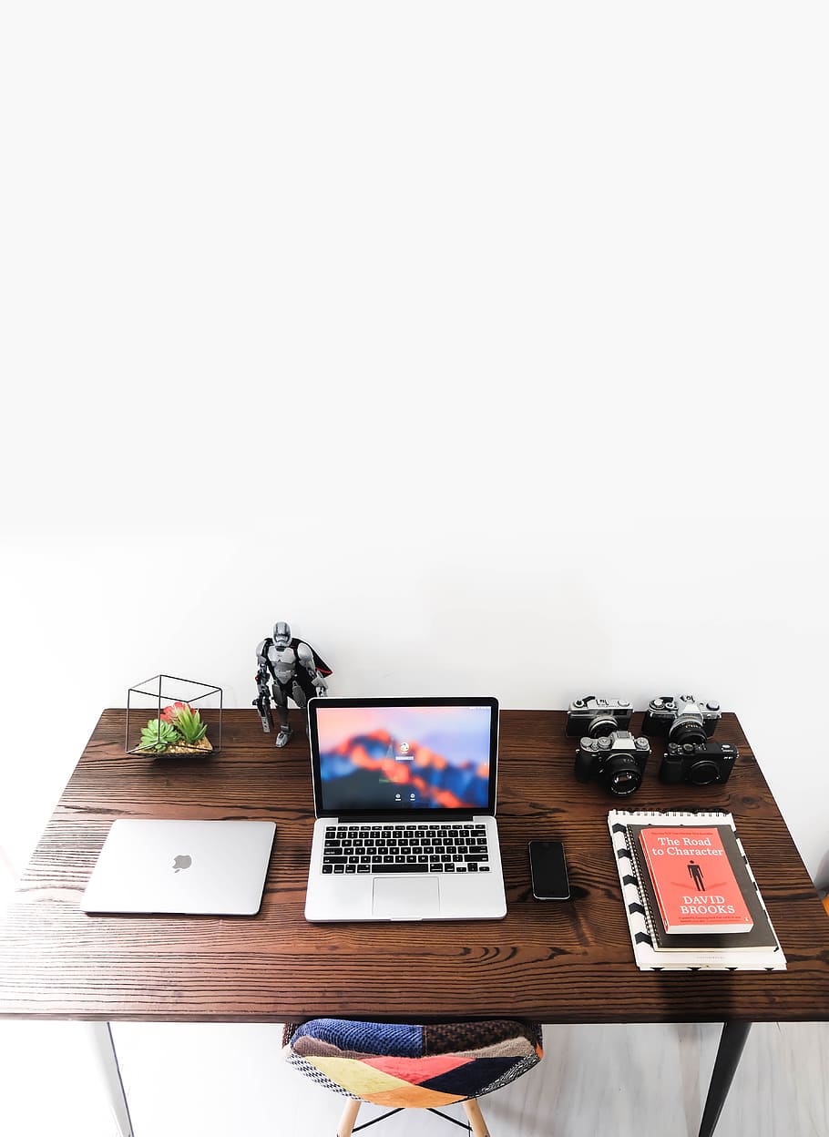 macbook, pro, convertido, marrón, de madera, mesa, computadora portátil, manzana, computadora, navegador