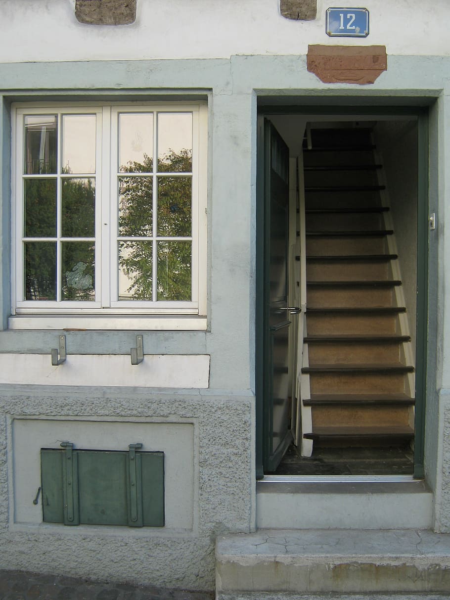 casa, pared, ventana, escaleras, gradualmente, sótano, persiana enrollable, solapa, número de casa, entrada de la casa