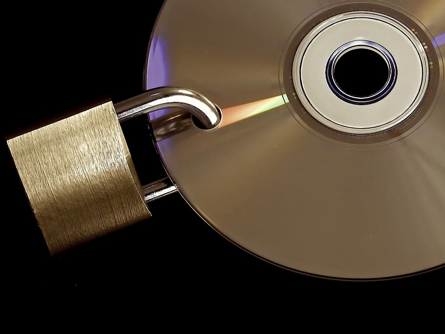 disco con candado, política de privacidad, seguridad de datos, encriptado, contraseña, acceso a datos, bloqueo en U, cerrado, metal, brillante