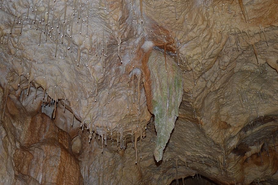 water drops, cave, underground, stalactite, wet, stalgtite, stalagmite, drip stone formation, full frame, backgrounds