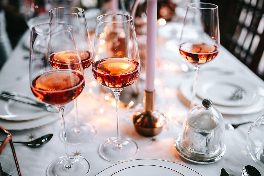 Rose, copa de vino, mesa de navidad, vino rosado, navidad, mesa, vacaciones, vajilla, decoraciones, vidrio