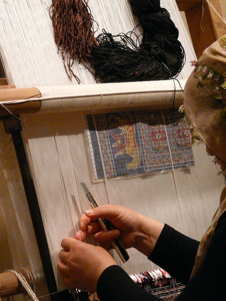 teppichknuepferin, hand labor, carpet, weave, woman, work, craft, thread, loom, turkey