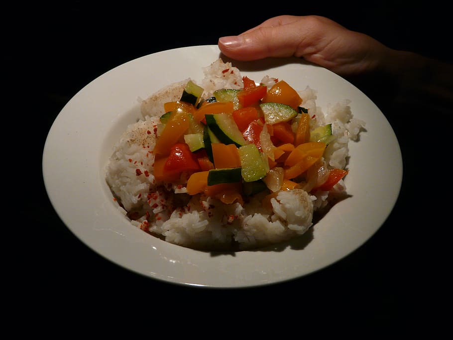 eat, rice dish, paprika, zucchini, rice, plate, serve, food, food and drink, healthy eating