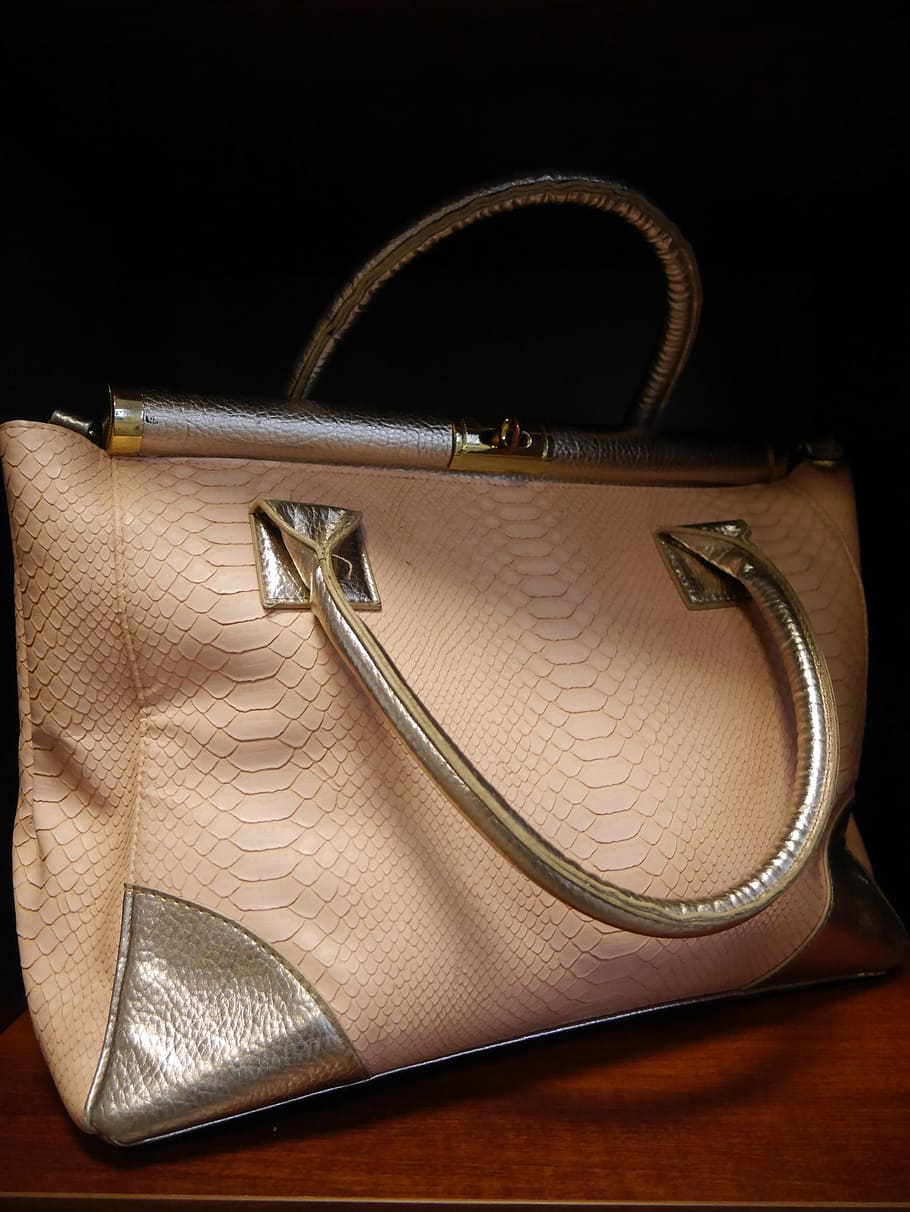 bag, handbag, haberdashery, indoors, clothing, leather, zipper, purse, studio shot, fashion