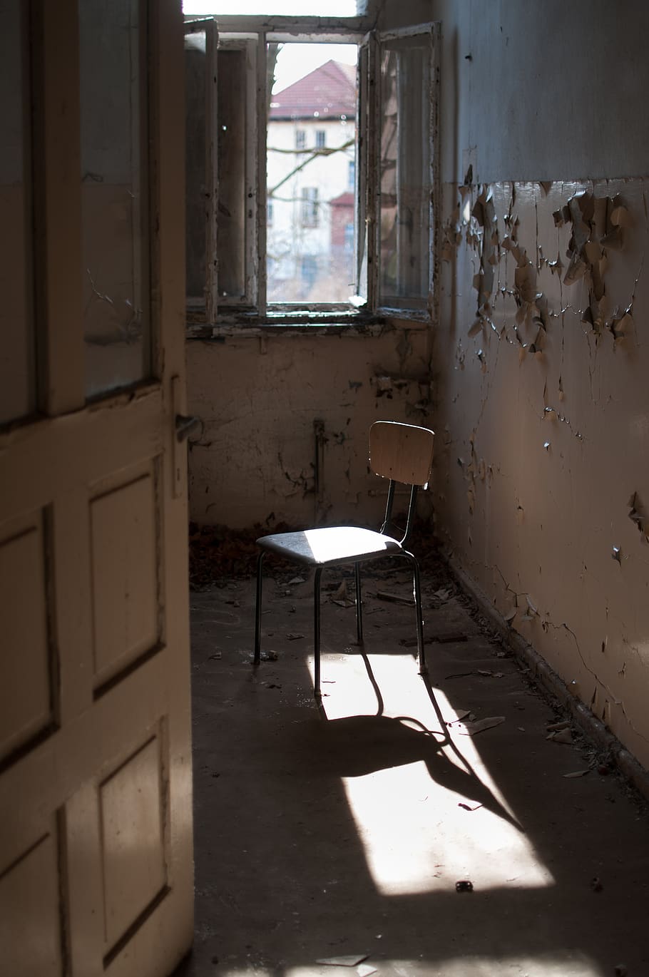 indoors, architecture, abandoned, room, house, window, day, domestic room, building, seat