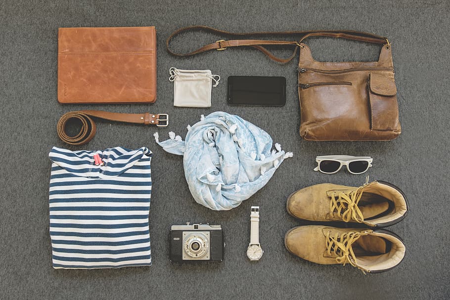 zapato, calzado, chal, camisa, reloj, gafas de sol, cámara, cinturón, bolso, móvil