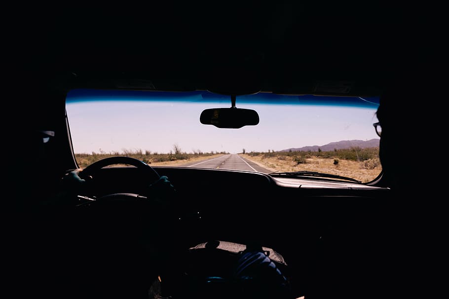 fotografía de silueta, retrovisor del vehículo, exceso de velocidad, concreto, carretera, claro, azul, cielo, coche, dirección