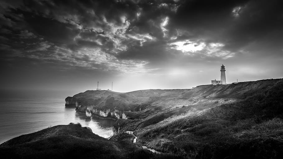 grayscale photo, island, Moody, Seascape, Lighthouse, flamborough head, bridlington, clouds, light, dark