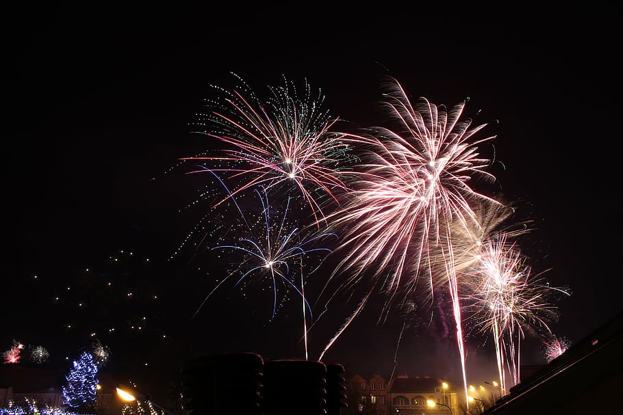 fogos de artifício, véspera de ano novo, dia de ano novo, desejos de ano novo, noite, celebração, explodindo, fogos de artifício Exibição, fogo - fenômeno natural, fogo de artifício