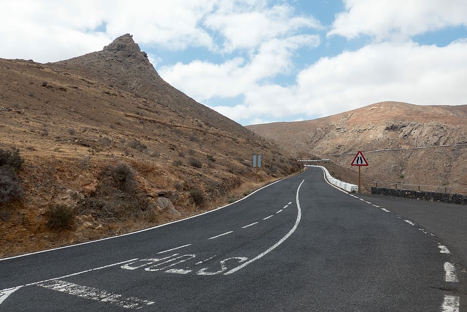 Jalan, Fuerteventura, Mobil, tanpa mobil, gunung, transportasi, tanda jalan, awan - langit, jalan ke depan, tanda