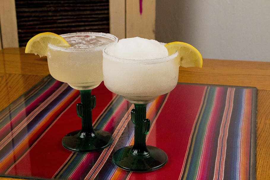 dua, gelas martini, atas, meja, Margarita, Tequila, Minuman, Koktail, Meksiko, klasik