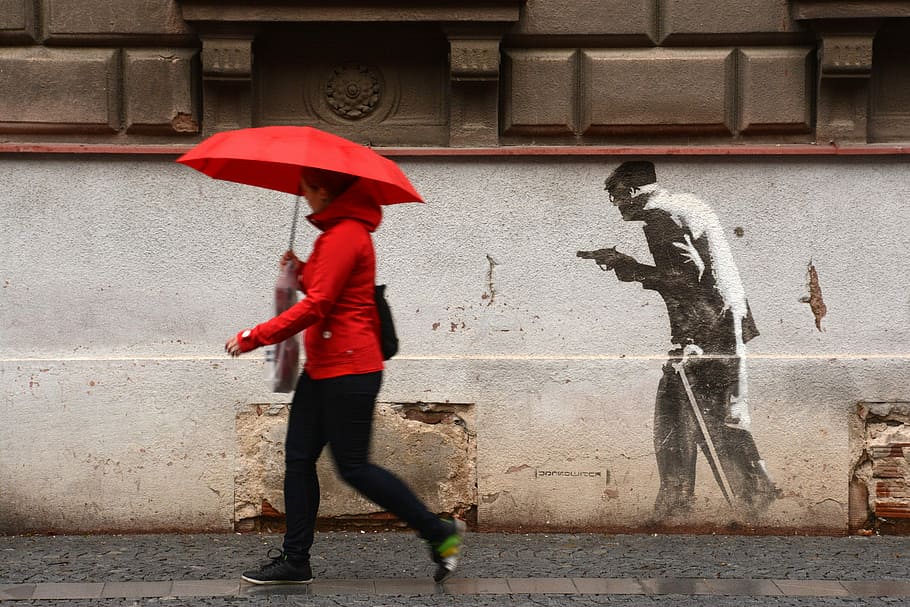 walking, wall, holding, umbrella, Hradec Králové, Graffiti, Man, Woman, robbery, painting