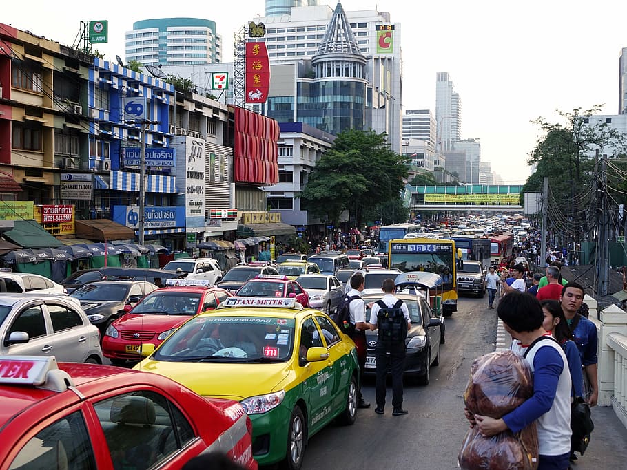 grupo, gente, para caminar, calle, Tailandia, Bangkok, atasco de tráfico, edificios, automóviles, vehículo
