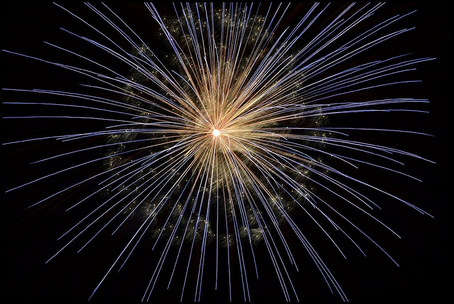 fogos de artifício durante a noite, fogos de artifício, véspera de ano novo, brilhante, luz, fogo de artifício, noite, luzes, bela, artigo de pirotecnia