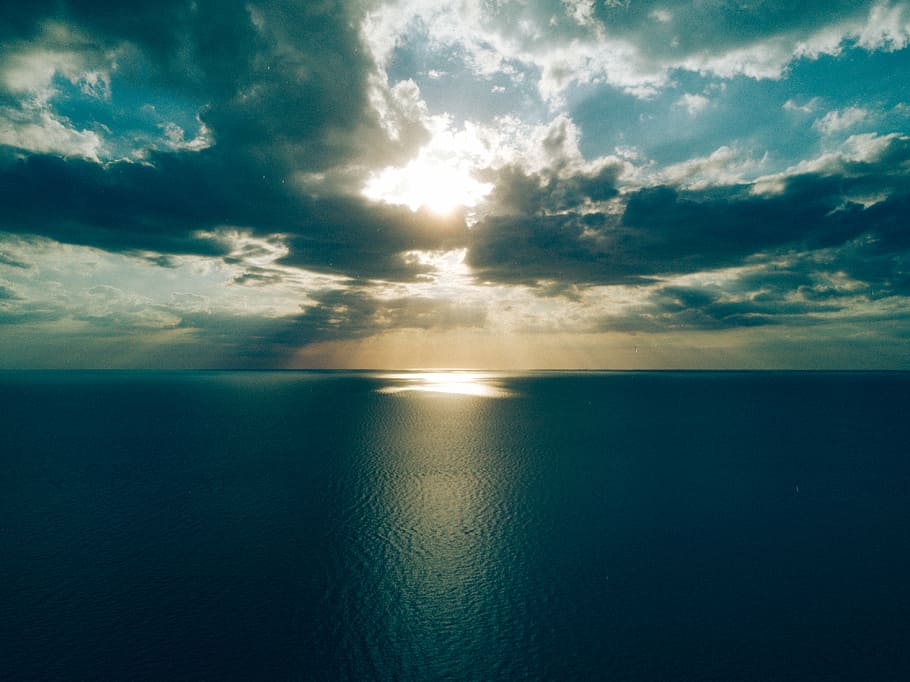 sun ray, body, water, sea, ocean, blue, nature, sunlight, horizon, cloudy
