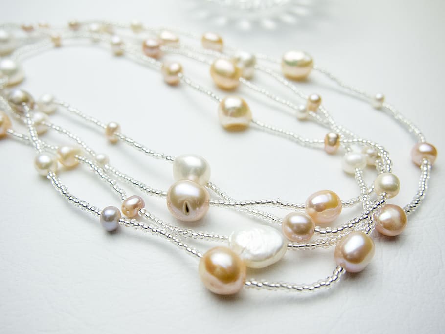 freshwater pearl, necklace, accessories, jewelry, pearl jewelry, wealth, luxury, studio shot, indoors, gemstone