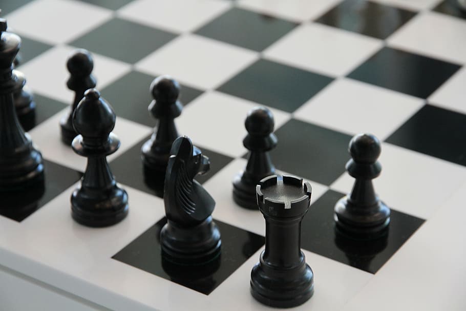 piezas de ajedrez negras, ajedrez, negro, jugar, blanco, torre, blanco y negro, estrategia, tablero de ajedrez, juegos de ocio