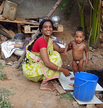 india-mother-baby-bathing-royalty-free-thumbnail.jpg