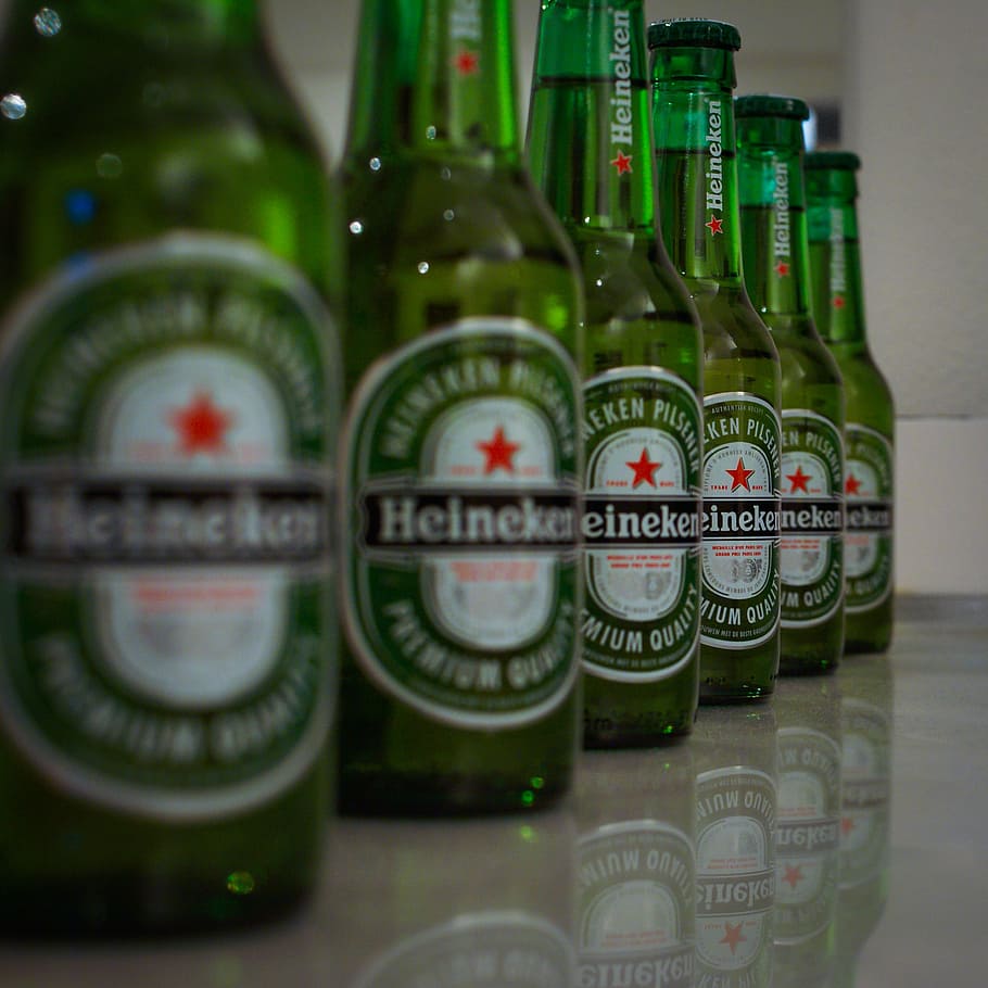 Heineken Bottle Lot, cerveza, Heineken, verde, bebida, suave, fresco, frío, colección, brillante