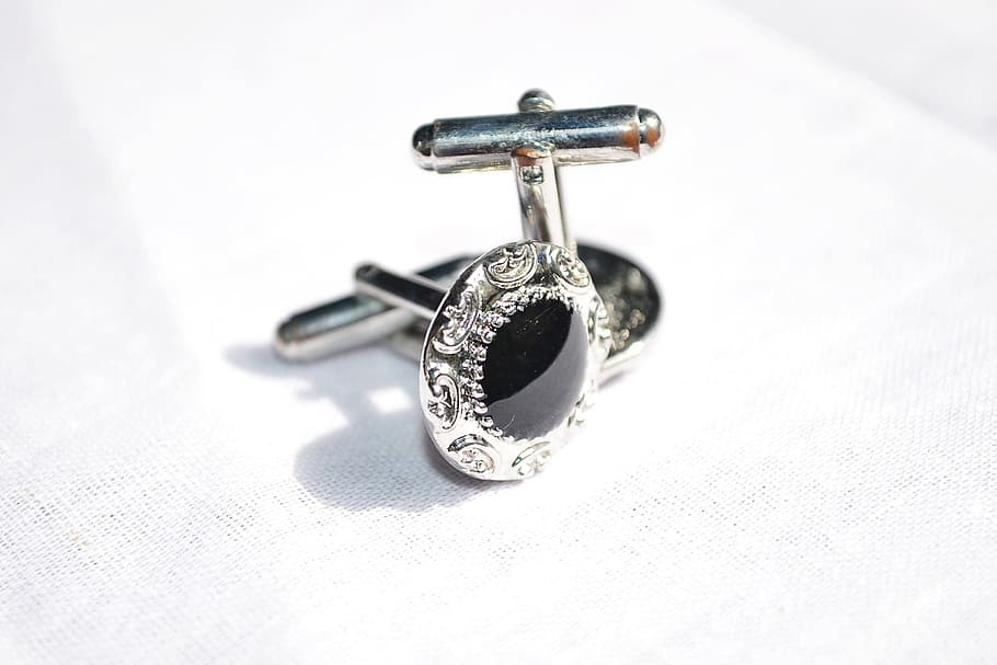 silver-colored cufflinks, Jewellery, Silver, Gold, couflings, silver, gold, precious, money, wealth, fashion