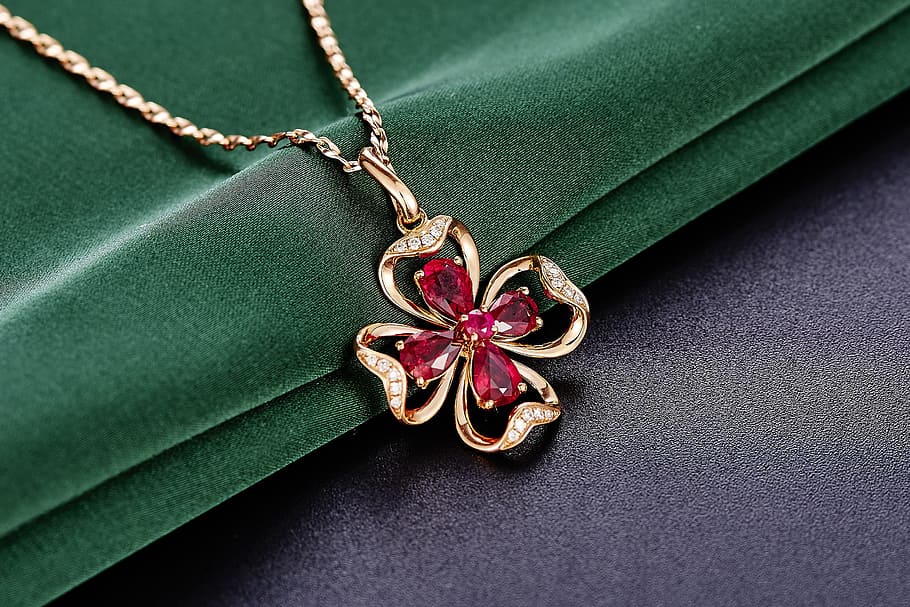 embellished, gold, 4-leaf, clover, necklace, green, textile, Ruby ...