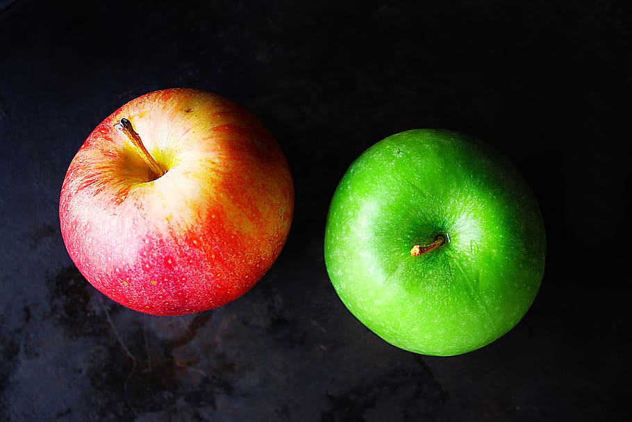rojo, verde, manzanas, oscuro, fondo, manzanas verdes, comida / bebida, comida, fruta, saludable