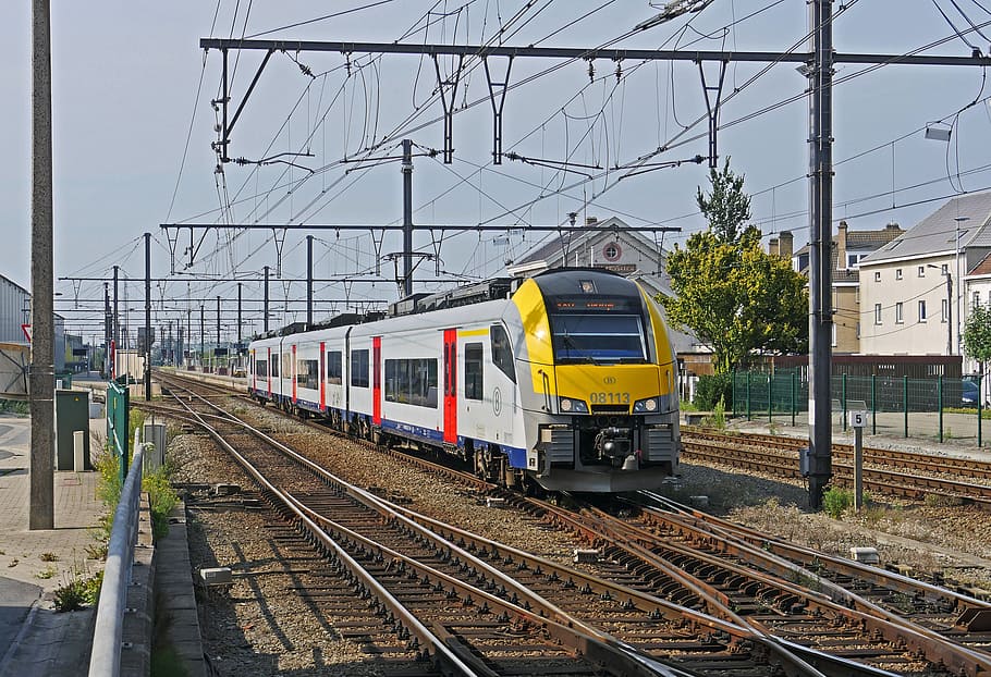 belgian state railways, electrical multiple unit, regional traffic, regional train, rail- cars, railway, platform, lichtervelde, belgium, in three parts