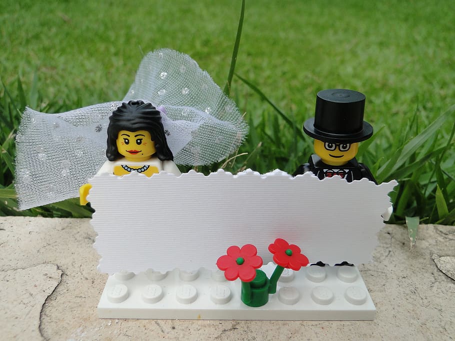 foto close-up, pengantin wanita, figur minifig laki-laki, di samping, hijau, rumput, Lego, Pernikahan, Pengantin, Pengantin Pria