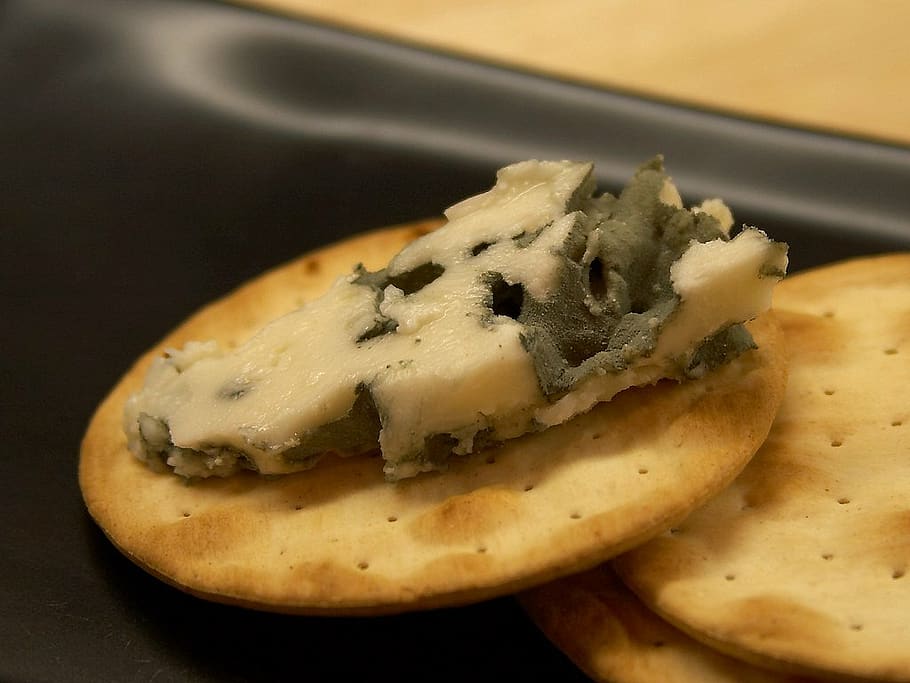 roquefort, cheese, blue mold, mold, noble mold, milk product, food, ingredient, eat, snack