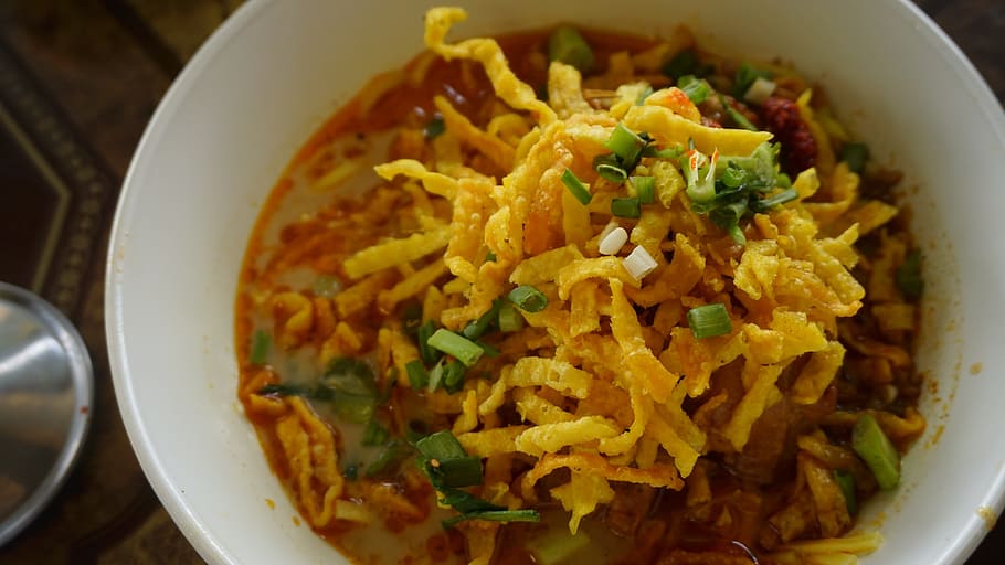 soup dish, spring onions garnish, bowl, Recipe, Curried, Noodle, Soup, khaosoi, chicken, spicy