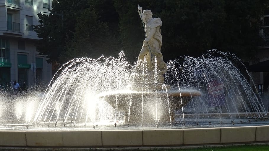 Песня water fountain